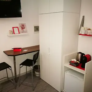 Simply House In 2 Apartament Bari
